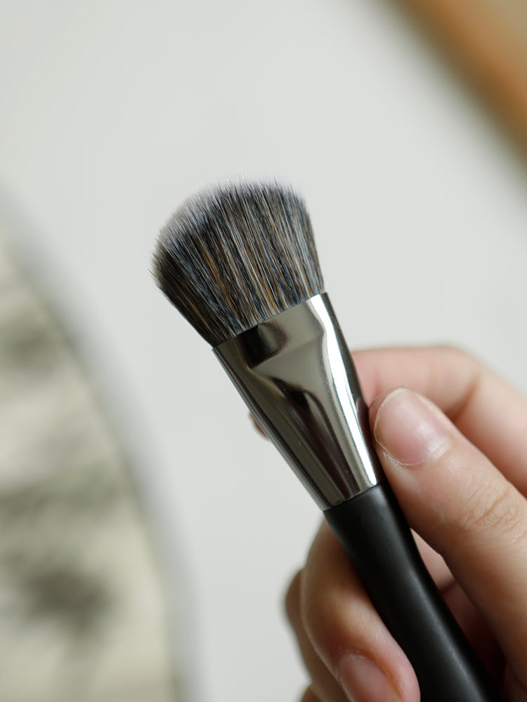 Endless Foundation Brush E07
