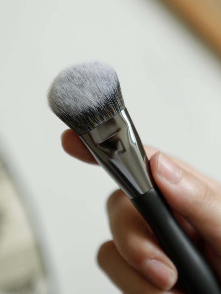 Endless Foundation Brush E07