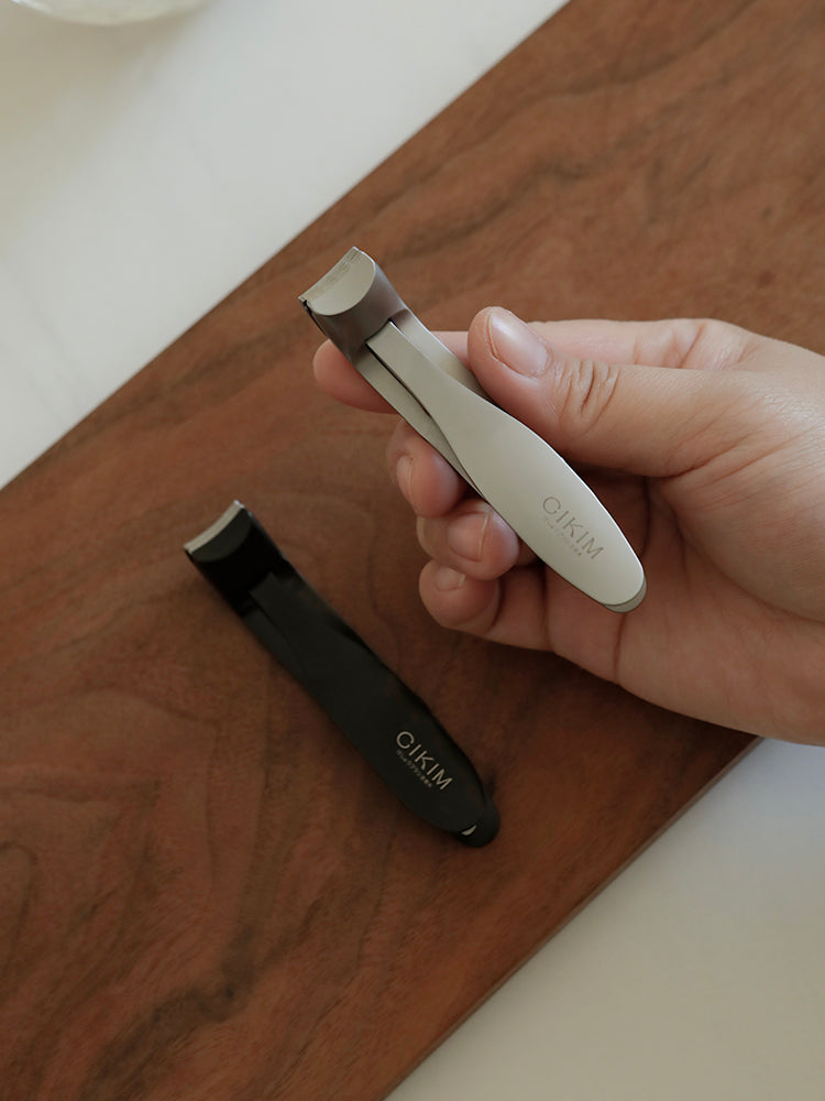 Curved Anti-Splash Nail Clippers