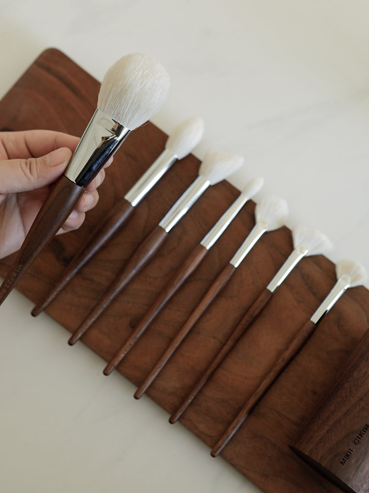 Wooden Handle Wool Makeup Brush