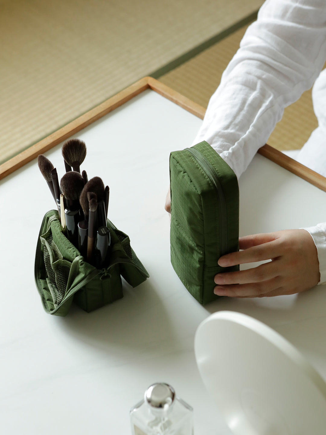 Folding Small Banana-shaped Brush Pouch