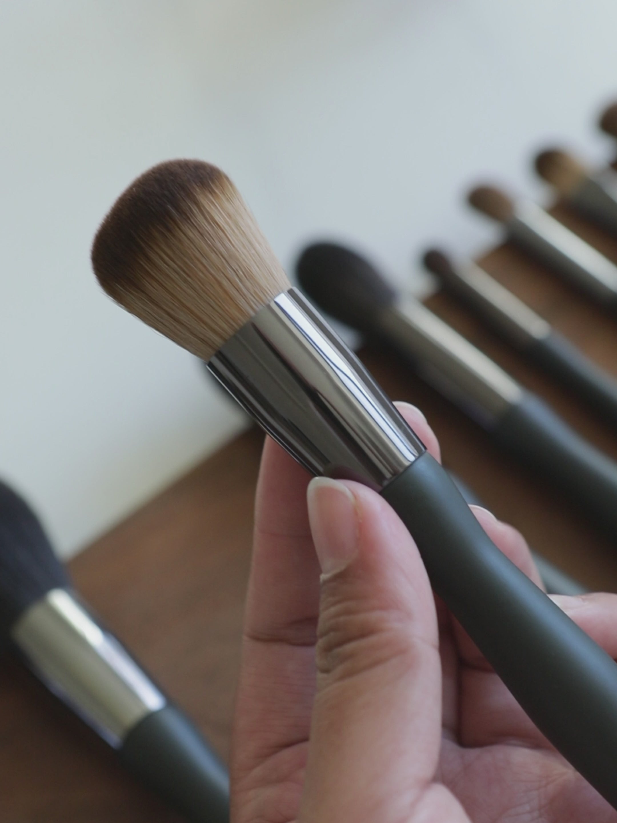 Endless Contour Brush E04