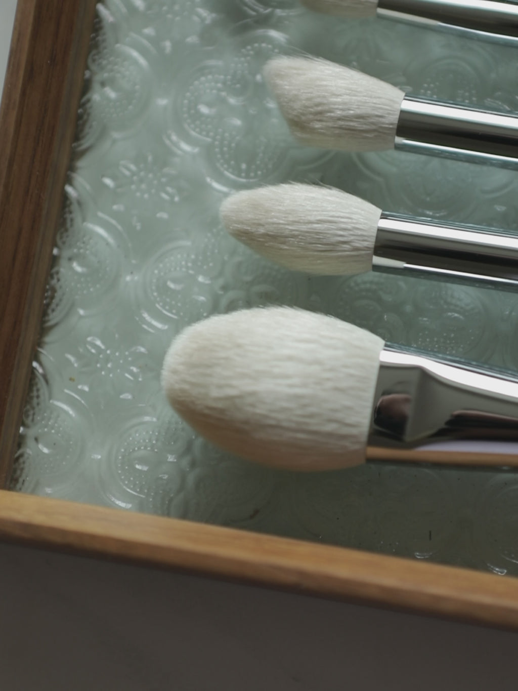 Wooden Handle Wool Makeup Brush