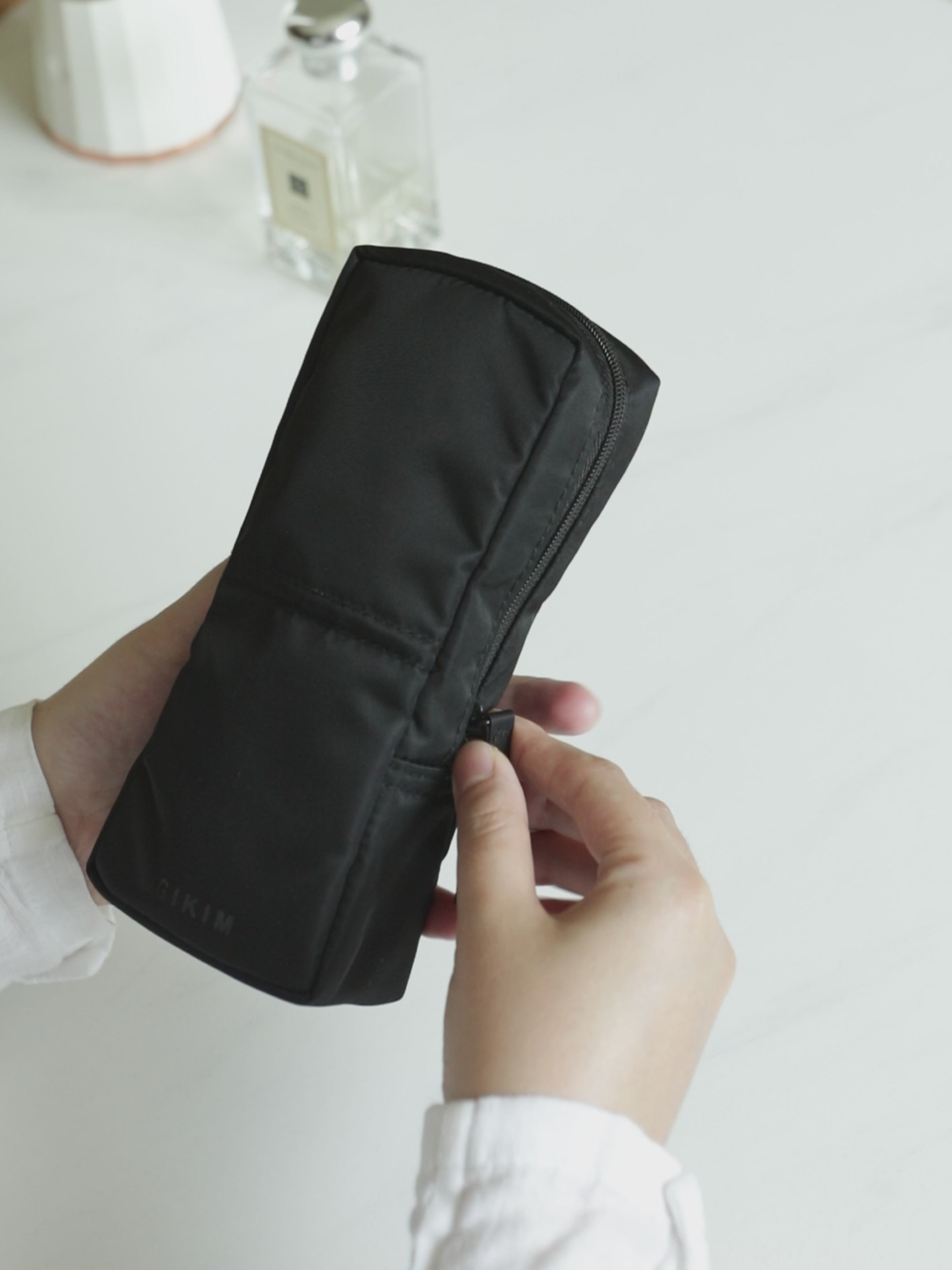 Folding Small Banana-shaped Brush Pouch